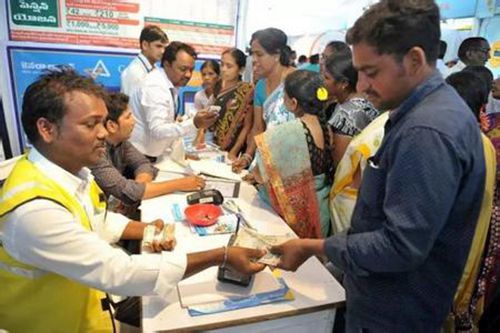 相比于智能手机 为什么印度更愿意推广生物识别系统？